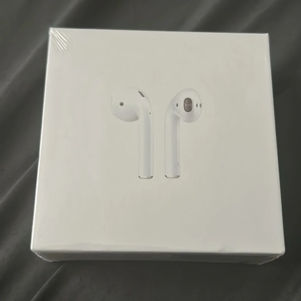 Apple White AirPods Wireless Headset